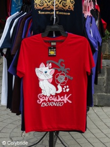 T-shirt souvenir de Bornéo vendu dans le quartier indien... Pourquoi pas ?! 